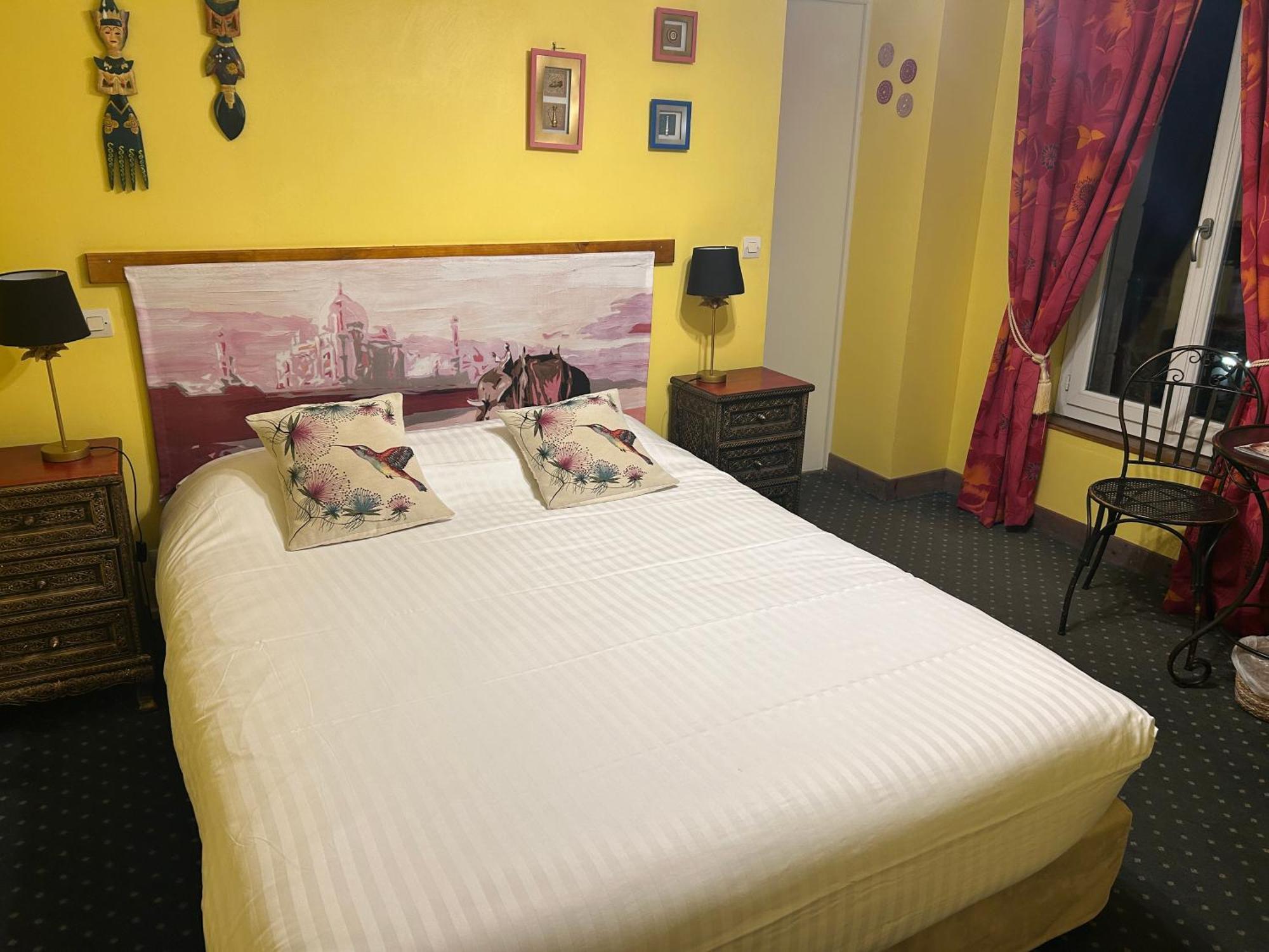 Hotel De La Loire サン・サトゥル エクステリア 写真