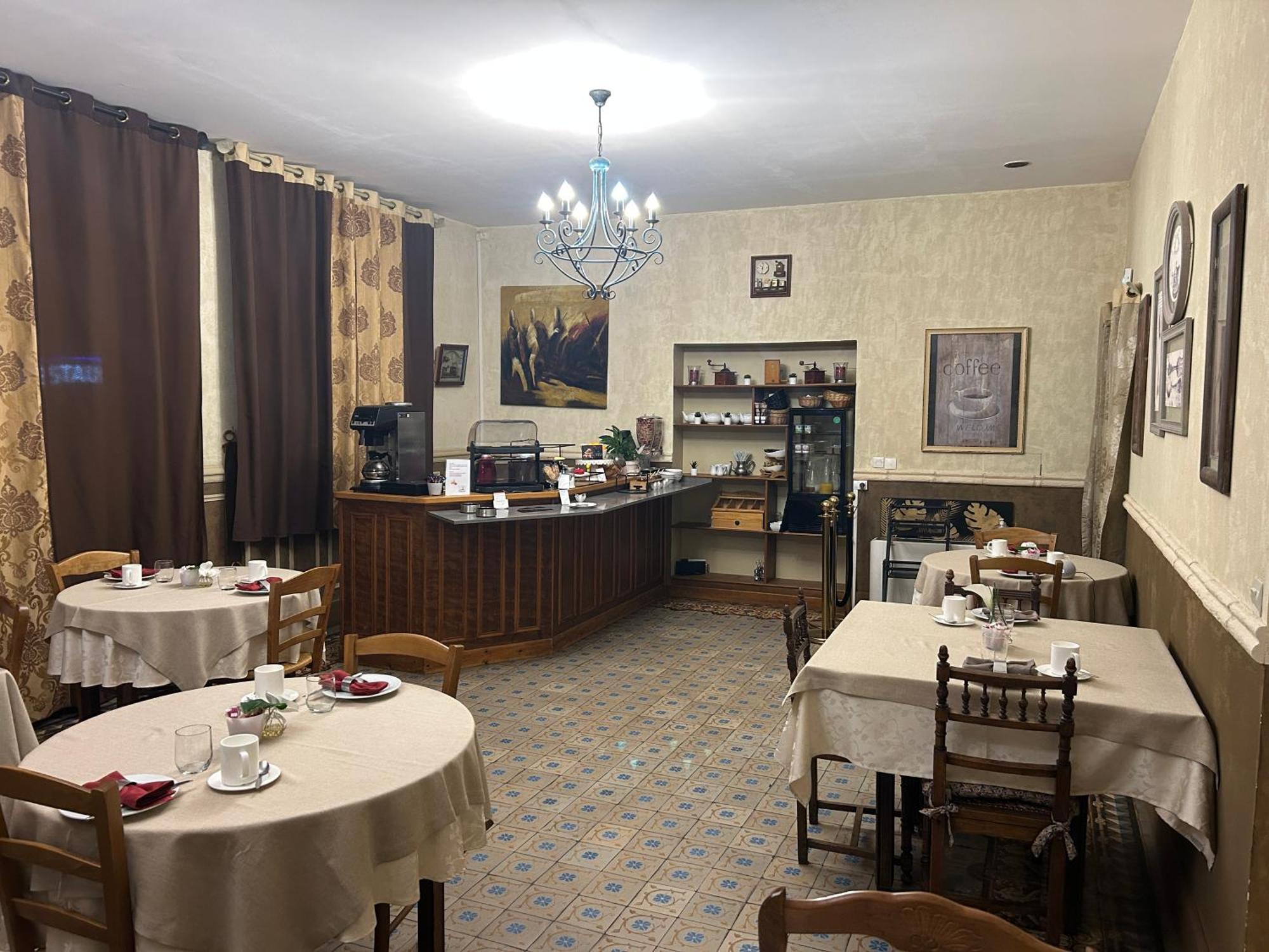 Hotel De La Loire サン・サトゥル エクステリア 写真