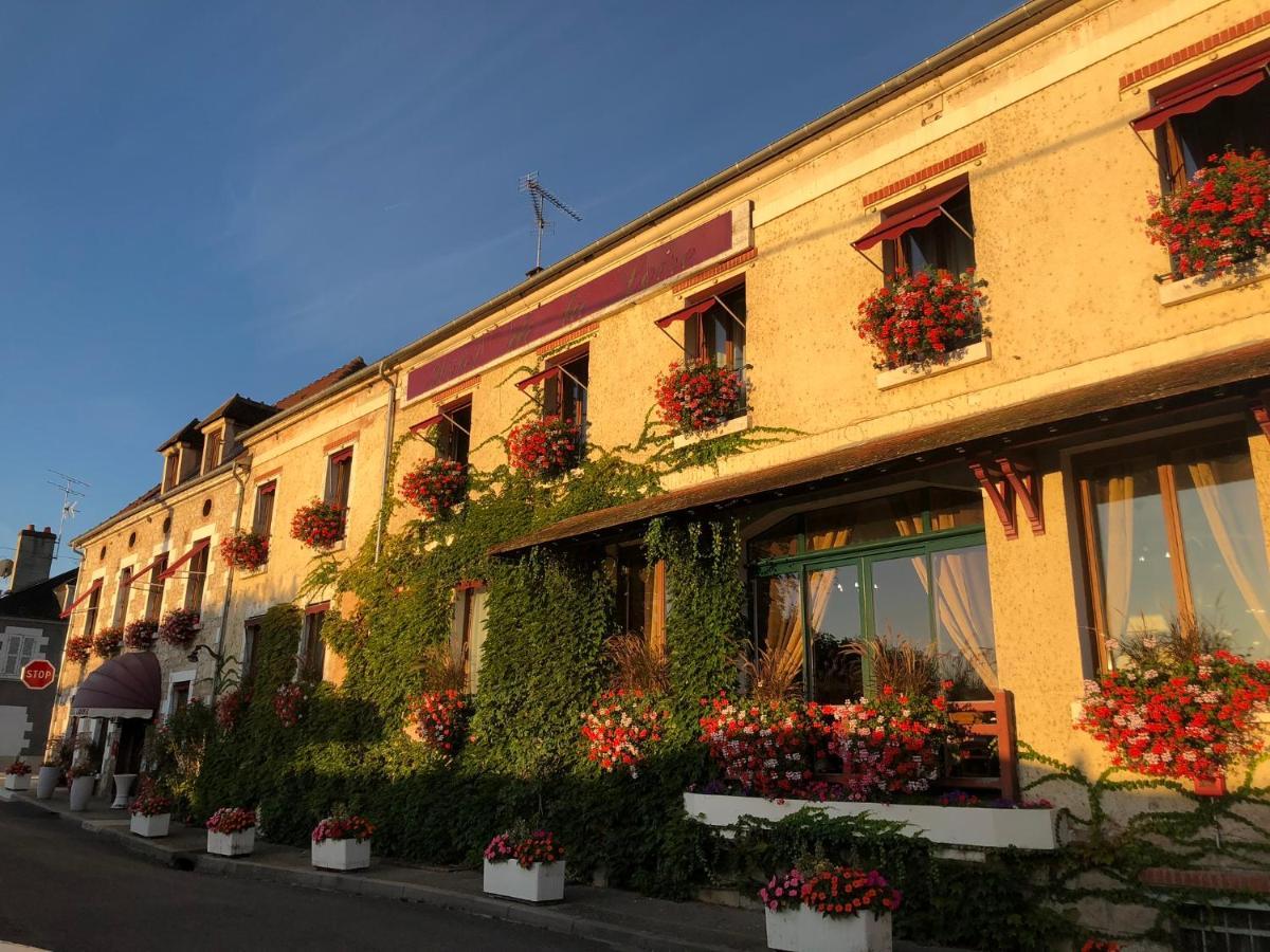 Hotel De La Loire サン・サトゥル エクステリア 写真